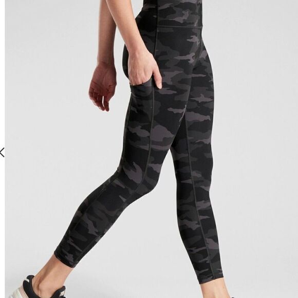 ATHLETA Ultimate 7/8 Tight Legging Camo Black Gray Size Small #531773 - Picture 14 of 14